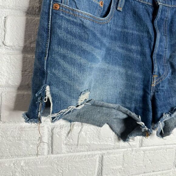 Levis Denim Cut Off Distressed Shorts Button Fly size 31 - Picture 2 of 7